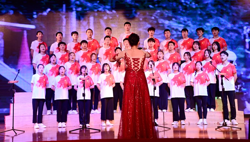 数字工程学院演唱歌曲《我和我的祖国》和《我爱你中国》_副本.jpg